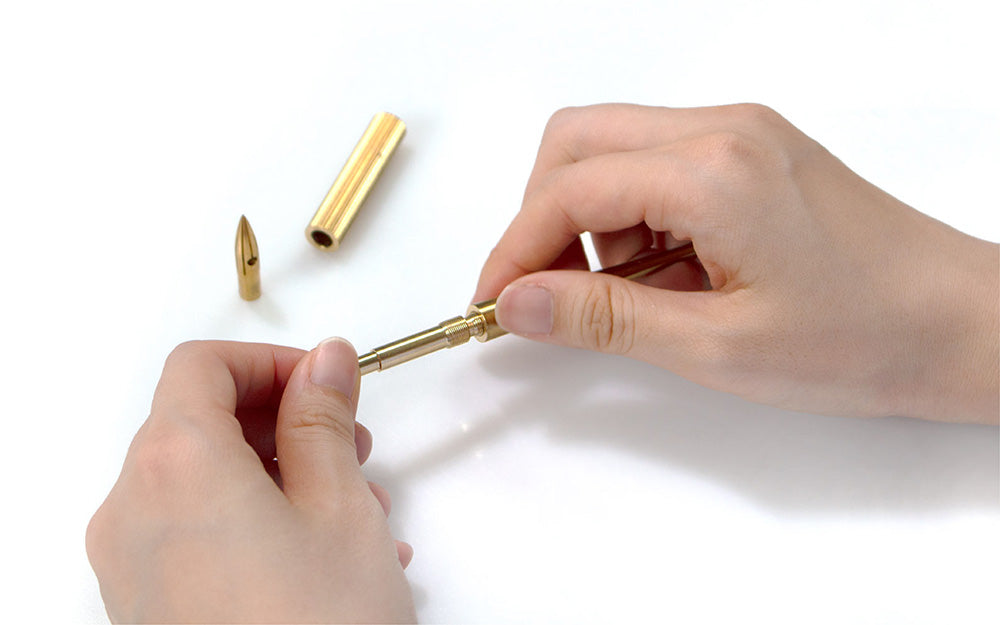 Colorverse Shuttle Small Brass Nib Holder - M.Lovewell