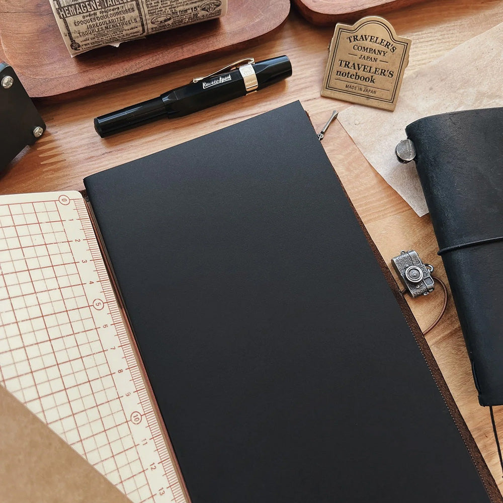 Sarica Studio Standard Traveler's Notebook - Black - M.Lovewell